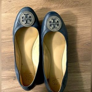Tory Burch Navy leather ballet flat, rhinestone logo size 6.5